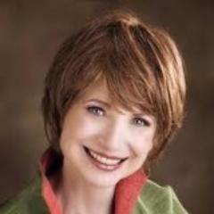 I am internet marketing expert. Also like internet stuff, stumbling creative work.
