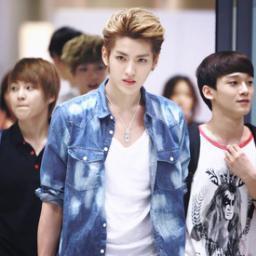 Kevin Li ❄吴亦凡 ❄EXO's 龙 ❄加拿大的盖伊 ❄ Alpaca's Daddy ~ ❄HZitaoPanda-Jia 's gege❄Peanut ~LOL❄假克里斯UFO❄NextGeneration of Chris _UFO❄wanna taste?~hmm,MAYBE NEXT TIME!