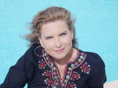 SandrineVillers's profile picture. Auteure de Chansons Douces - le célibat dans tous ses états ! (Éditions Bruit Blanc)