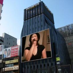 Passionnée de chant depuis toujours, j'ai participer a plusieurs concours  et j'ai été chanteuse dans un groupe de variétés françaises