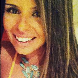 Twittar é se gabar aleatoriamente sobre sua vida NADA ESPETACULAR! ;)