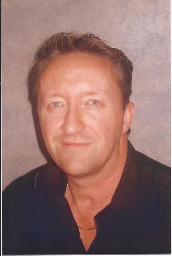 adom_services's profile picture. Consultant/Formateur  : La communication est ma grande passion. L'être humain est si complexe contrairement à l'ordinateur ,il est imprévisible ! d'où l'intérêt