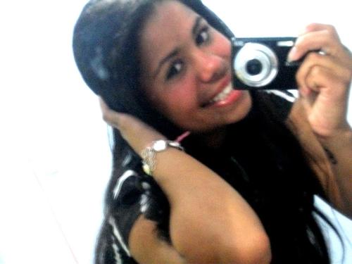 Amiga, Legal , imperfeita , ciumenta Não confio em ninguém pois Até A minha Propria Sombra Me Abandona No Escuro #