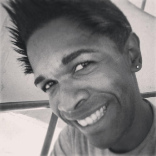 OLHA O MEU SORRISO,NEM TO PREOCUPADO,SOFRI,CHOREI,MAS TO DO SEU LADO ........ NADA ME ABORRECE !!!!!