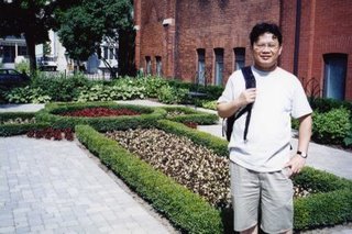 Editor, NeverEnding Story: call for haiku & tanka submissions.
Author of two award-winning books. Chen-ou Liu's haiku and tanka have won 161 awards.