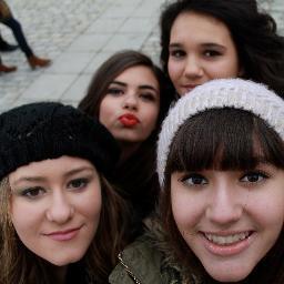 We're 4 girls that are trying to live their dream: sing. Our names are Elia, Blanca, María and Laura :D #Directioner