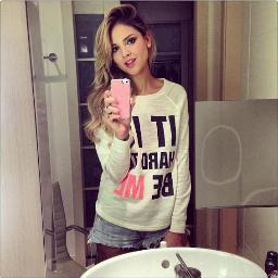 No importa lo que pase. Nosotros siempre le estará apoyando y amarte. @eizamusica | Since: 27/12/2012 ♥