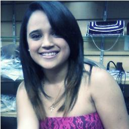 “E quando o mundo tentou me botar pra baixo, eu sorri e mostrei que minha fé era mais forte que todos eles juntos.”
— Demi Lovato.