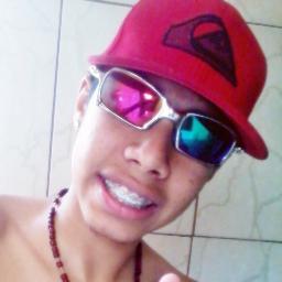 Pra vsê e Jr !  haha  ,, 17 anos ...  NAMORANDO sem + Follow me. #FacebooK : http://t.co/QWET49NT