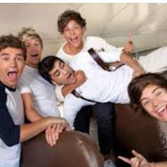 Amo a 5 hombres ♥Harry,Niall,Liam,Zayn & Louis♥ amo a ONE DIRECTION♥ a pesar de todo♥