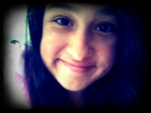 Hi :D My name is Maria Fernanda, I live in Costa Rica, I love Music! And...Harry,Louis,Liam,Zayn and Niall! Are MINE! ;)