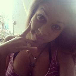 15 anos, loca, sem medo de viver, pronta pra que der e vier to lá.