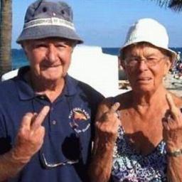 yayoflautassevi's profile picture. Abuelos indignados por la destrucción del futuro de sus nietos. Luchamos por los niños de hoy que son los hombres de mañana