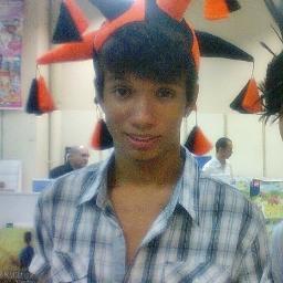 A única forma de chegar ao impossível, é acreditar que é possível (: '