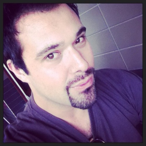 Singer. Voice-Over Artist. Business Leader. Serial Networker. All round nice guy...