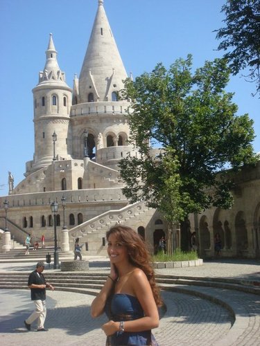 Real Estate Broker, Founder of Brokers Who Give Back, Foodaholic and Travel Obsessed