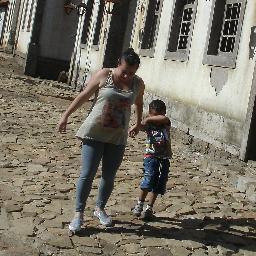 Gaúcha, estudante de Administração, feliz da vida e mãe do pretinho mais lindo Fillipe.