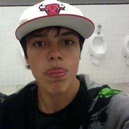 E quem perdeu que chore, eu vou atrás de ser feliz ♪