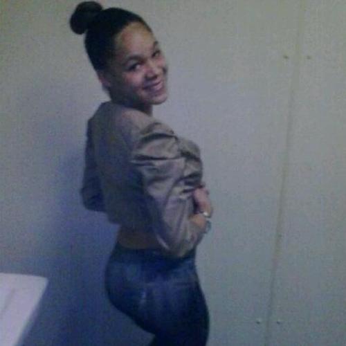 OnE Of ThE ReaLEst..sO You ShOuLd FoLloW Me.. #PRETTYHUSTLE
#TEAMBADDCHICK #TEAMWITCHAMAN CROSSTOWN ALL DAY!!...SINGLE;)
