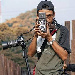...: bangsa* yang manusiawi | egois yang belajar peduli | tolol yang belajar berbuat | ambtenaar yang belajar melayani :...