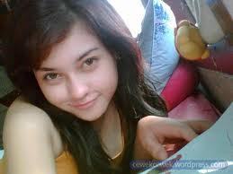 dinaWH1's profile picture. 