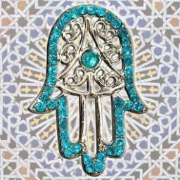 Ma mère, ma grand-mère, mes cousines ont porté de merveilleux bijoux, et je partage les beautés des bijoux arabes et berbères. http://t.co/gZoTKvkk