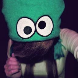 então..no momento eu não sei exatamente o que escrever nesse tréco aqui, é muita mediocridade da minha parte! é. Mas queria mt que vocês me seguissem kk. obg ;p