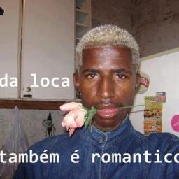 maconha ou palha de coco, pra mim tanto faz. toda vez q fumo fico cheio de tesao e cada vez eu quero mais // Dono do @Eunerdromantico