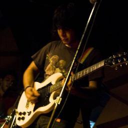 Paxroldan's profile picture. Guitarrista (Mi DUI dice MÚSICO), Arquitecto, más zurdo que diestro, diseñador de sonidos.