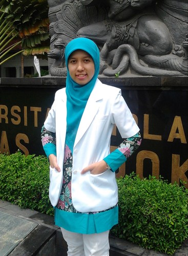 arum_kristiana's profile picture. doctor.perfectionist.book.cappucino.moody