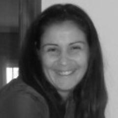 Gestionar, construir y moderar comunidades en torno a una marca en Internet, usando nuevos canales de comunicación; redes sociales.
http://t.co/L3pFFRPL