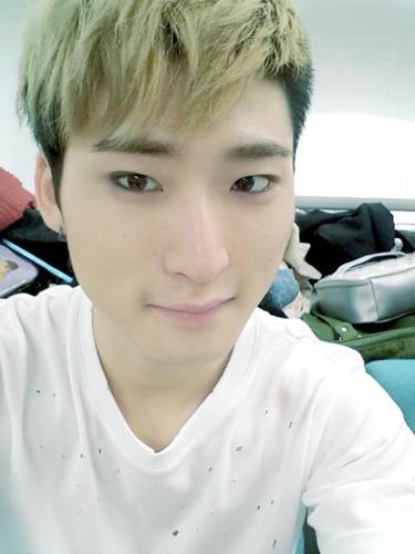 _swg126's profile picture. follow da real one @swg126 | YG Dancer Hi-Tech Team