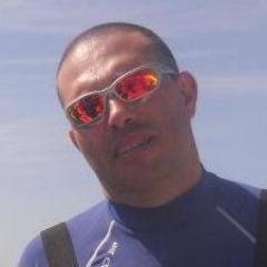 Engineer, PhD in nanotechnology. Researcher in high technology company. Microfluidics & Lab On Chips. TecRec diver instructor. All opinions are his own etc etc.