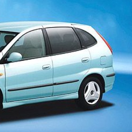 日産ティーノ。それは3×2という新しいクルマの乗り方を提案するクルマです ヨーロッパではアルメーラ•ティーノです 一代で消えちゃったモデルだけど弟たちが今でも君の近くにいるよ！