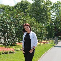 lenaviry's profile picture. 