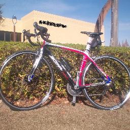40代の男です。ロードバイク(サイクリング)・ボードゲーム・万年筆・書写・TRPGが趣味。
サイクリングは2010年から初めました。
愛車(ロードバイク)はANCHORのRL8D(マジョーラアンドロメダ)
最多使用万年筆はプラチナ万年筆の3776(M)名前入り、次点がパイロットのcustom槐(M)。