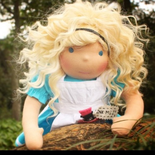 Handmade, Waldorf-inspired dolls made with cotton, wool, alpaca, fabulous yarn, and lots of love!