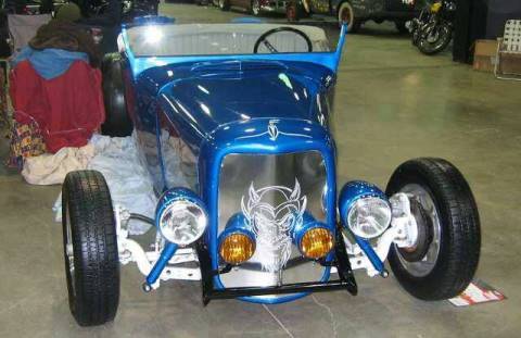 desde 1997 mi sobrino y yo fabricamos hot rod en España por placer de superación y luego los vendemos a buen precio