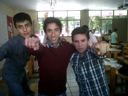 Directioner :3 soy buena onda.. Tu solo tratame!