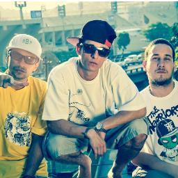 Grupo de rep do RJ. / Shows: doispontodois@email.com (9341-8328)