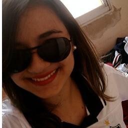 Errar, superar, aprender e recomeçar é assim que devemos levar a vida.  (;