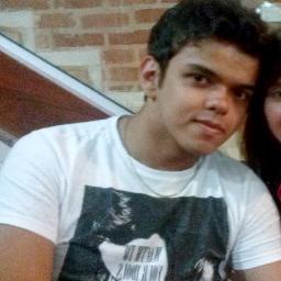 18 anos, corinthiano ,amo Deus, Nossa Senhora da Conceição Aparecida , minha familia , amigos , viola , violão e futebol .