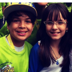 ∿ Uma Larinática e uma Luquete. O amor de fã é muito grande, e não é qualquer coisa que faz esse amor acabar ! Eu ♥ vocês @LariManoela & @lucassantossbt.