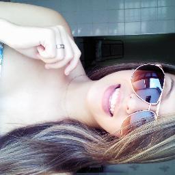 ela é maravilhosa , tem um sorriso maaaaroto ♪ ^~