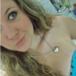 Oieee.. sou a menina chata!! tenho 17 anos, amO Katy Perry, boba, frágil, delicada.. Sou EU ♥