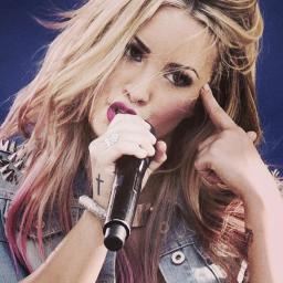 Dona: @anah_goulart .. Fofocas, CD, DVD, OS BAFOS.. Agente conta aqui no Fuxico Celebridade! Entre no nosso blog: ↓↓↓