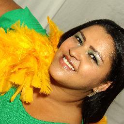 morena educada, simpatica, meiga romantica explosiva mais super amiga. sou professora, mae .