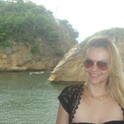 Sinceridade éh minha prioridade! 23 anos, Comissária de voo, minhas paixões: Familia, Deus e AviaçãO (LLLL' Em busca dos meus sonhos!