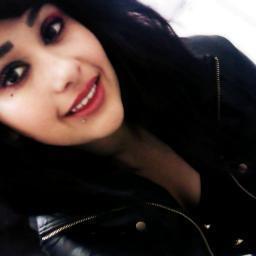 CeeSedano's profile picture. чσ nσ sσч unα níñα pєrfєctα. mí cαвєllσ nσ síєmprє sє quєdα єn su lugαr ч sє mє cαín muchαs cσsαs. sσч вαstαntє tσrpє.