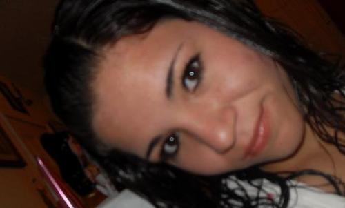 THere's not much about me... I'm just your average girl i guess you can say... well I am pretty different from other girlsbut you should get to know me!!:)
